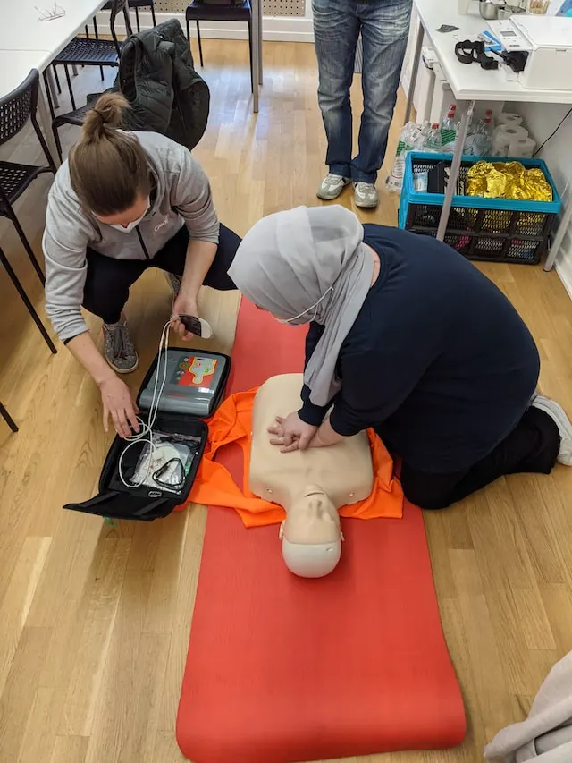 Students doing CPR/AED