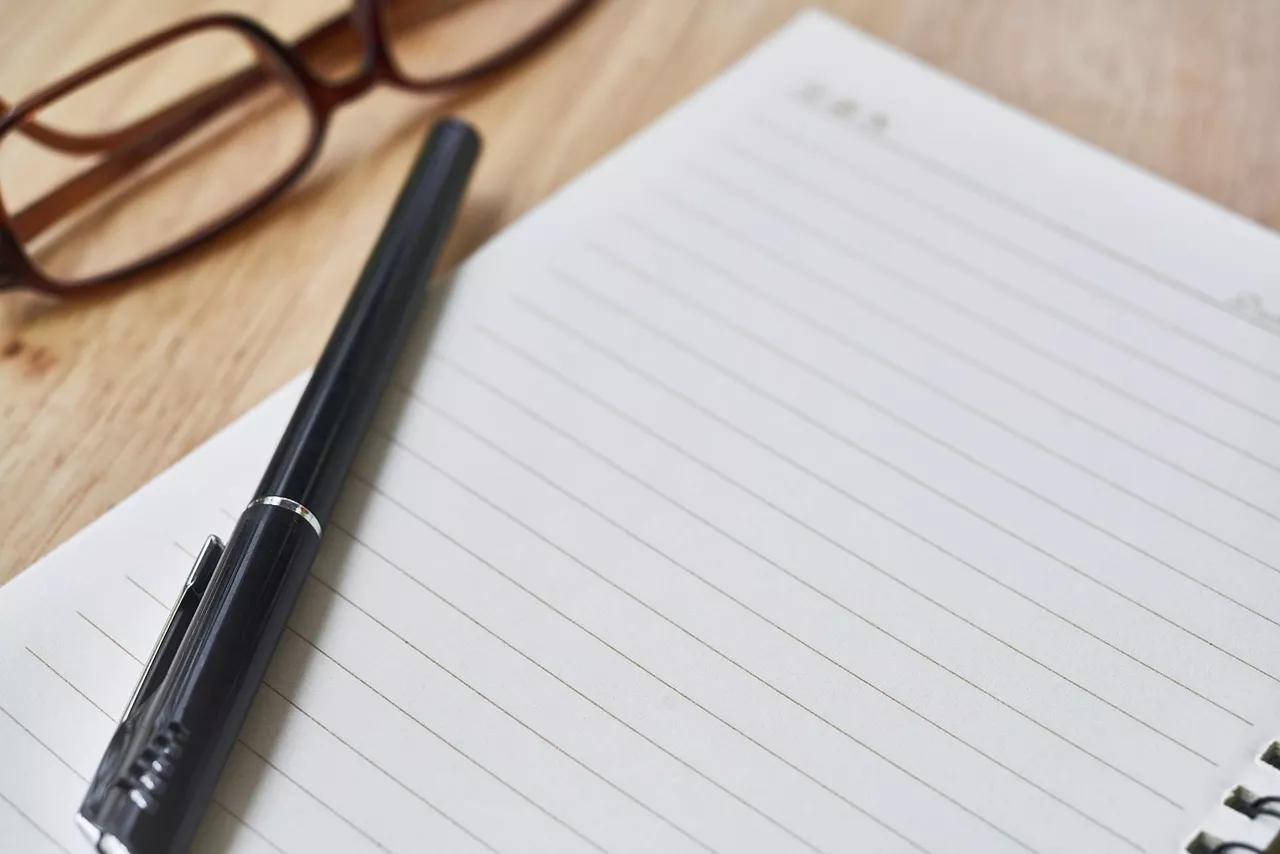 notebook, pen, work-2637726.jpg
